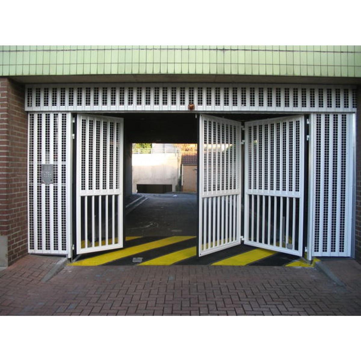 Portes accordéon SAFIR W700 Portes de parking collectifs