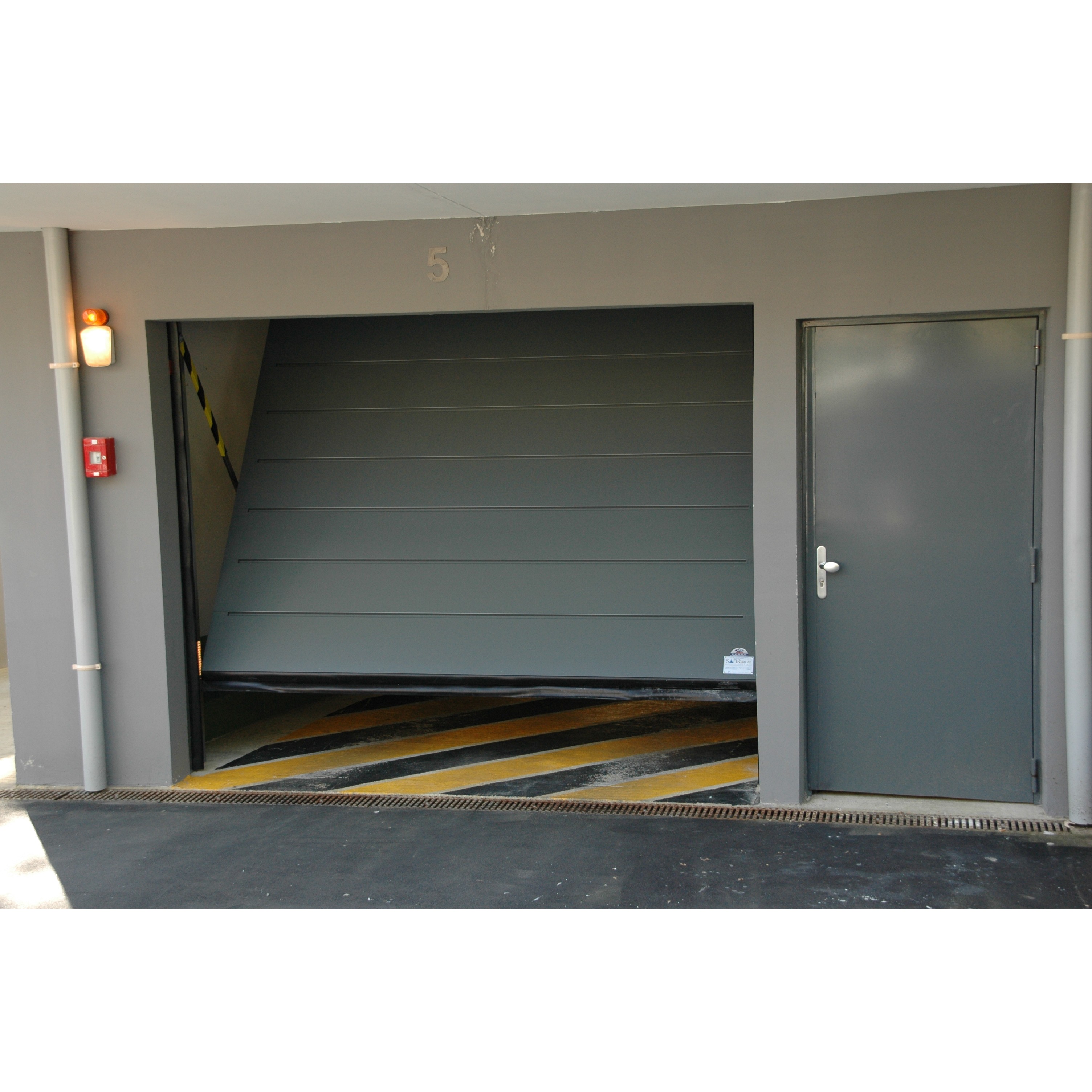 Porte basculante SAFIR Intro 2 - Portes de parking collectifs