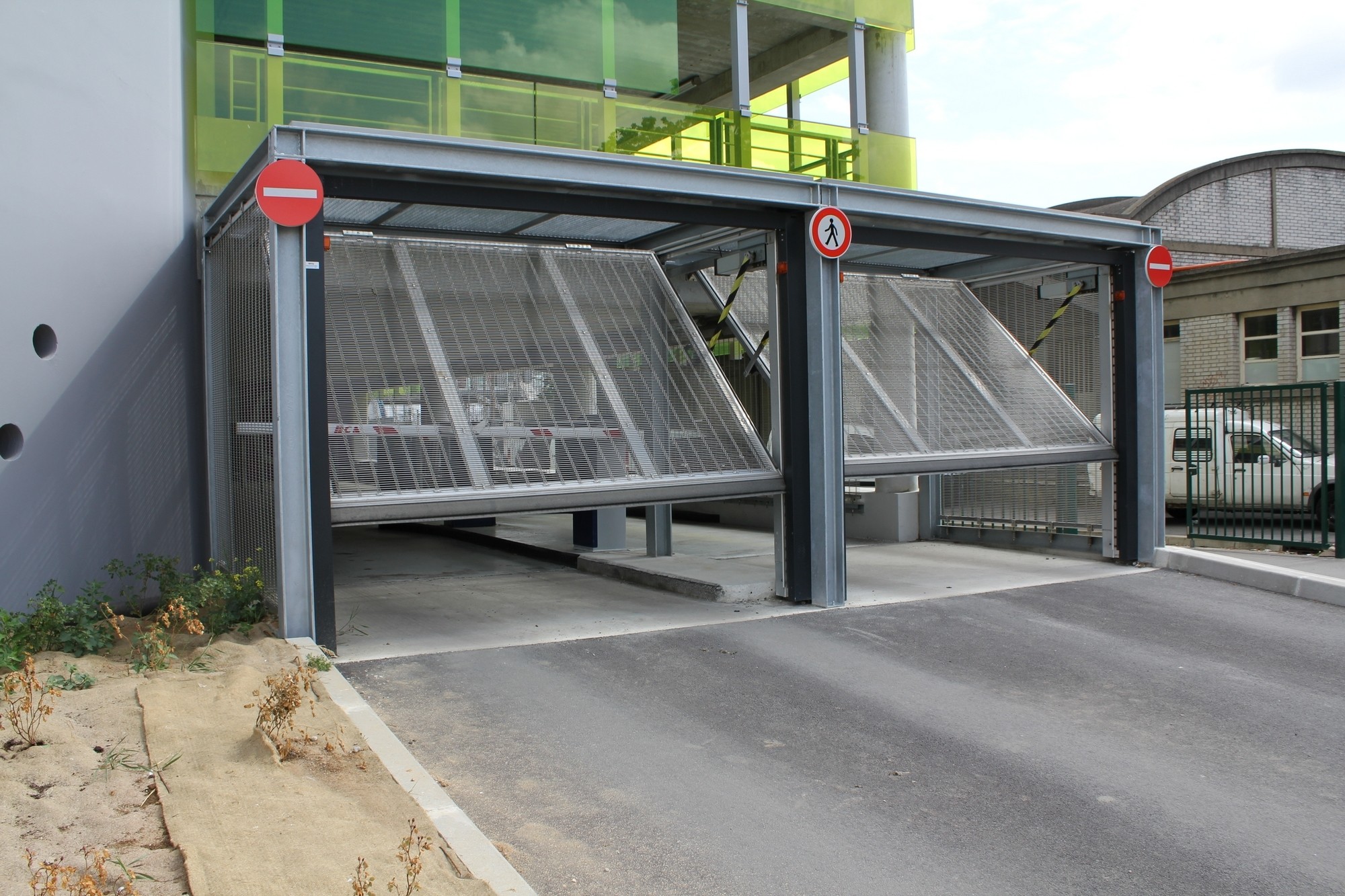 Portes basculantes SAFIR S400 ou S424 « spéciales »