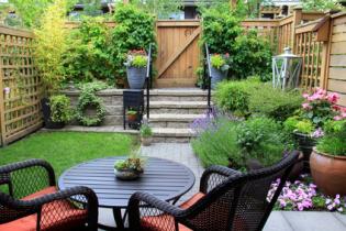 Jardins privatifs en copropriété : règles, entretien, usage et bruits