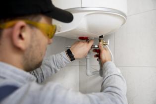 Cumulus d’eau chaude électrique : avantages, inconvénients et conseils d'installation