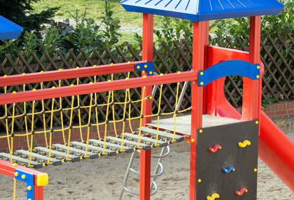 aire de jeux pour enfants avec sable. bac à sable pour enfants