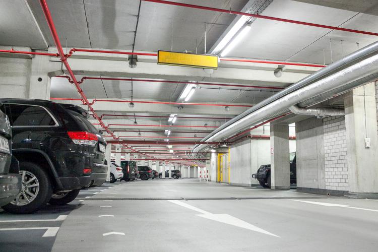 Éclairage de parkings souterrains : comment rénover les anciennes installations d’éclairage 